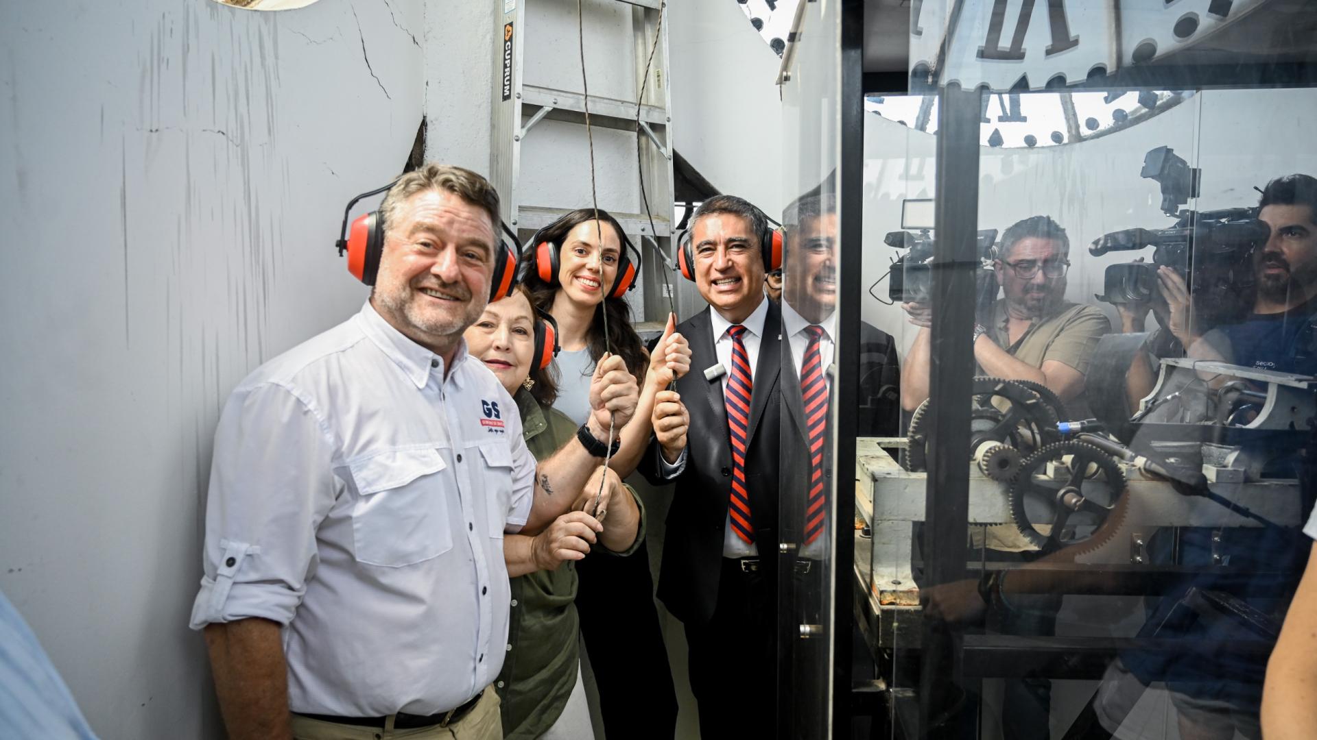 fotografía autoridades. Crédito Gobierno de Santiago