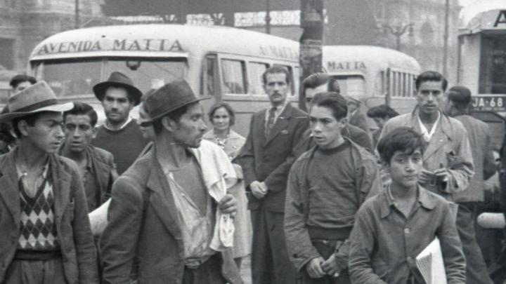 alteadores de Curacaví detenidos en Estación Central. 15 de mayo de 1945, MHN Heltor-1945-499.6