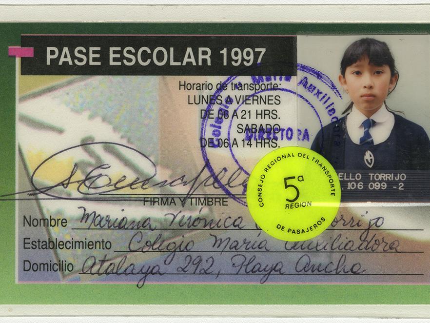 Imagen del pase escolar donado por Mariana Tello 