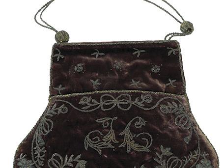 Cartera de Javiera Carrera