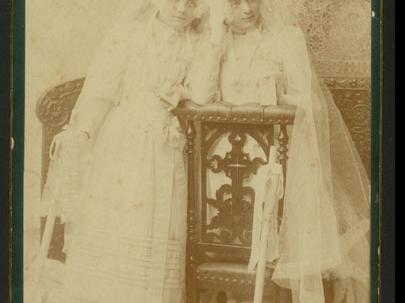 Retrato cabinet, hermanas Julia y Carmela Díaz