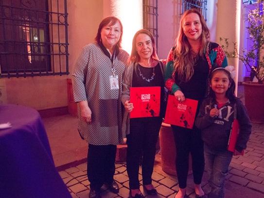 Isabel Alvarado, Daniela Balladares, Daniela de la Fuente y su hija Sofía