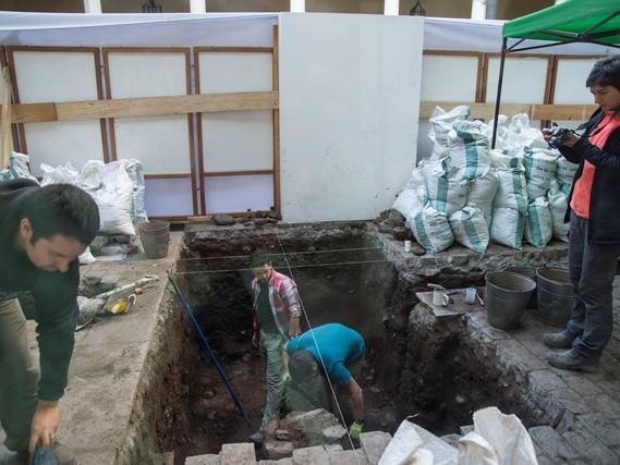 Excavación equipo Rubén Stehberg MNHN