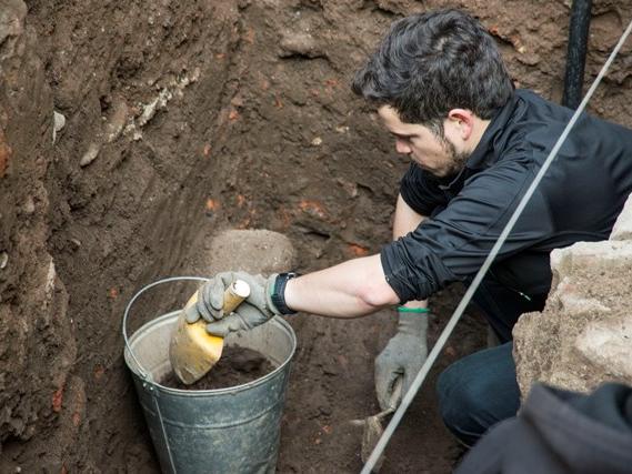 Excavación equipo Rubén Stehberg MNHN