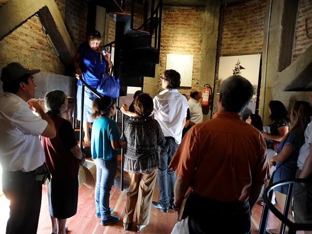 Ingreso del público a inauguración de la Torre