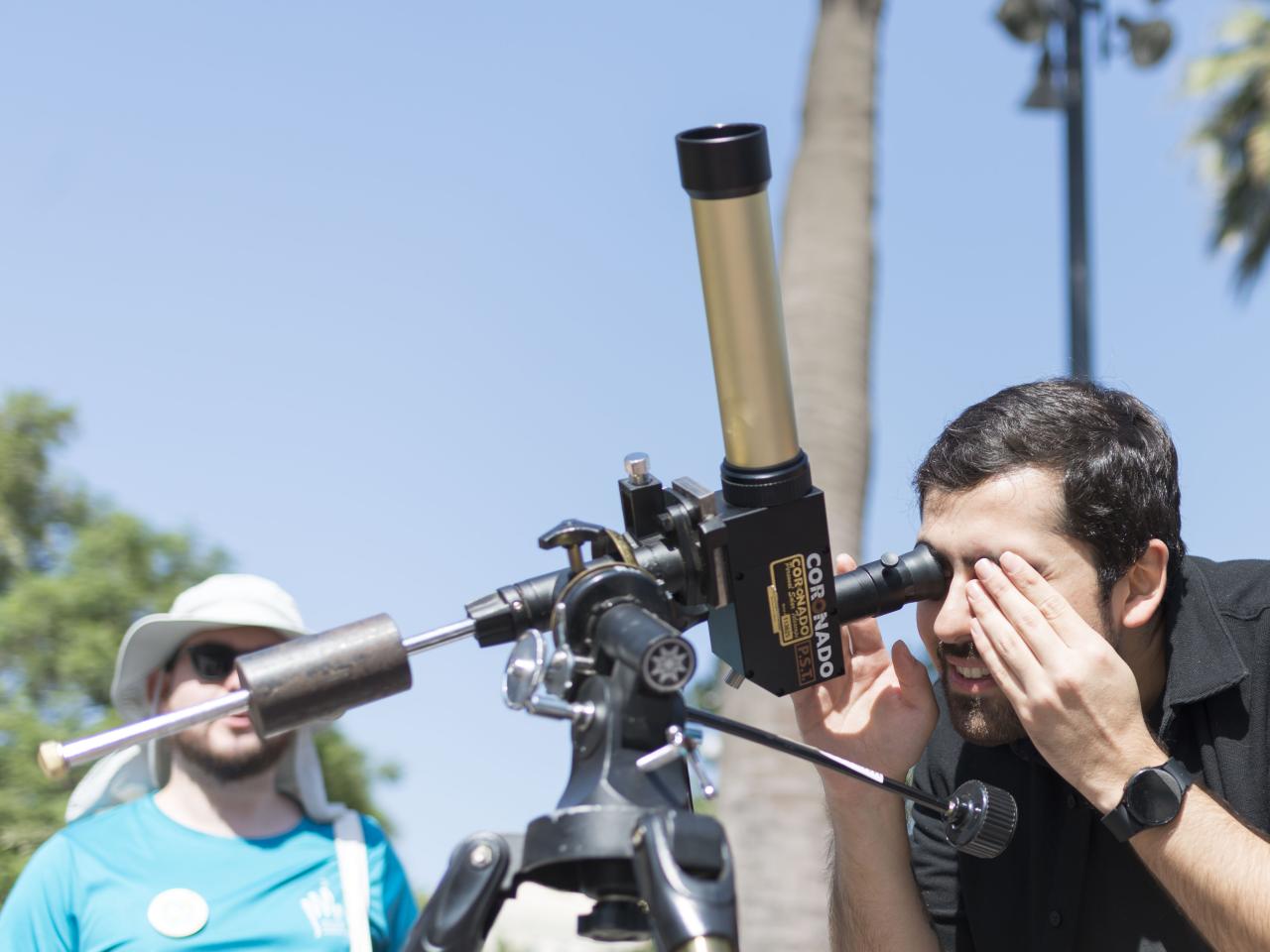 Observación solar con Telescopio en Plaza de Armas