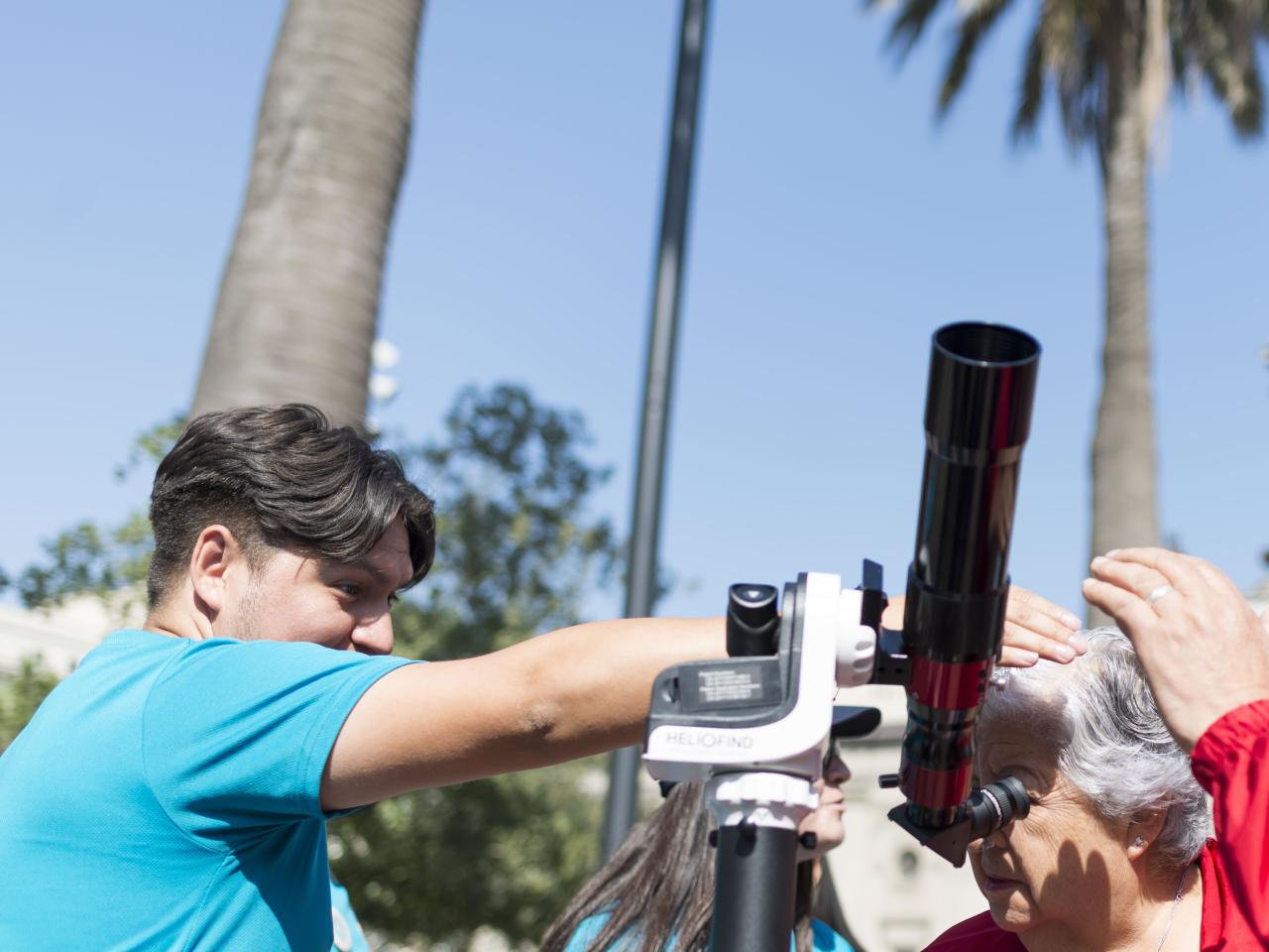 Observación solar con Telescopio en Plaza de Armas