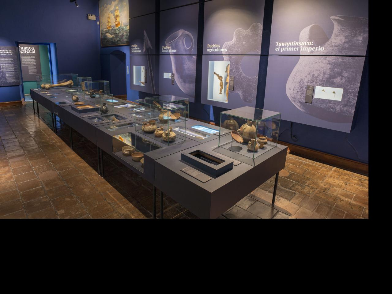 Primera sala de la exposición temporal
