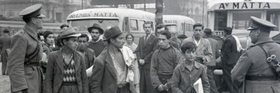 alteadores de Curacaví detenidos en Estación Central. 15 de mayo de 1945, MHN Heltor-1945-499.6