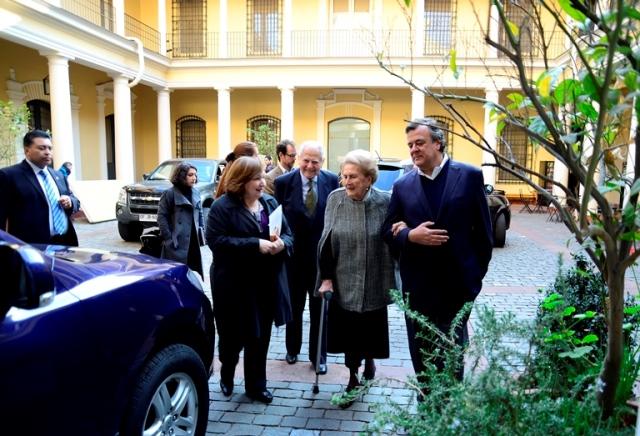 Ceremonia Donación Don Patricio Aylwin