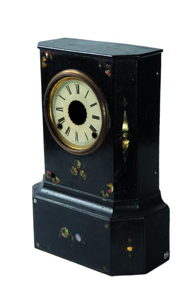 Reloj de sobremesa que perteneció a Bernardo O´Higgins