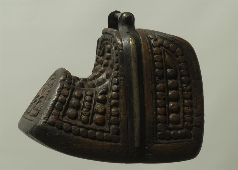 Estribo de madera tallada Estribo de madera tallada