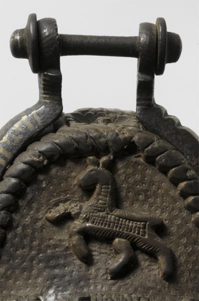 Estribo de baúl zoomorfo (detalle) Estribo de baúl zoomorfo (detalle)