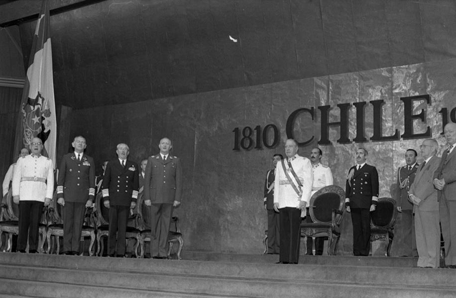 Augusto Pinochet y la Junta Militar Augusto Pinochet y la Junta Militar