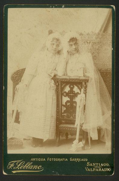 Retrato cabinet, hermanas Julia y Carmela Díaz