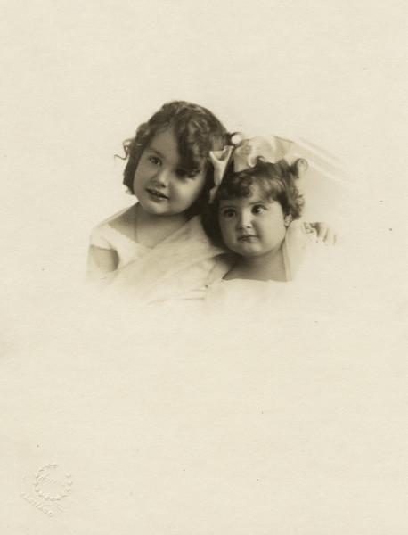 Retrato, hermanos Enrique y María Teresa Lyon Valdés Retrato, hermanos Enrique y María Teresa Lyon Valdés