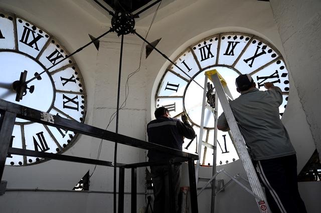 Reloj conservación pintura números