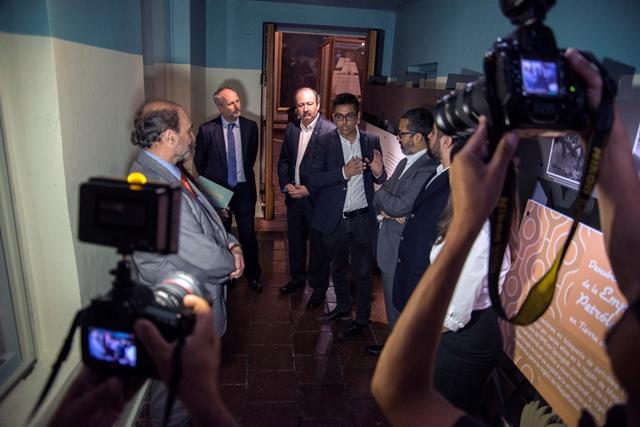 Recorrido por la Muestra con Autoridades