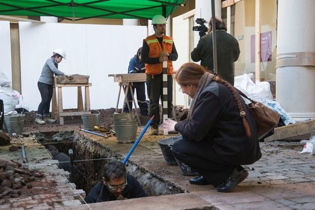 Excavación equipo Rubén Stehberg MNHN