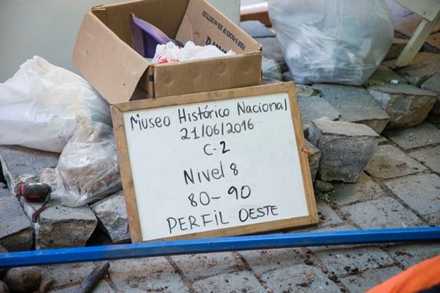 Excavación equipo Rubén Stehberg MNHN