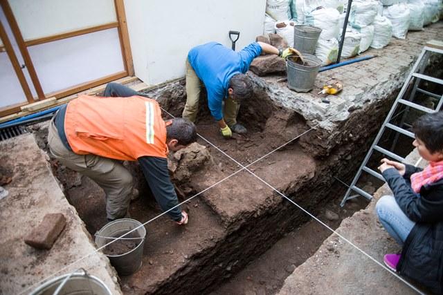 Excavación equipo Rubén Stehberg MNHN