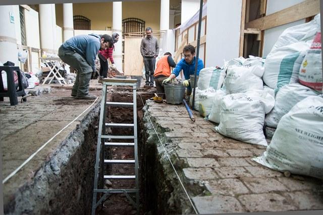 Excavación equipo Rubén Stehberg MNHN