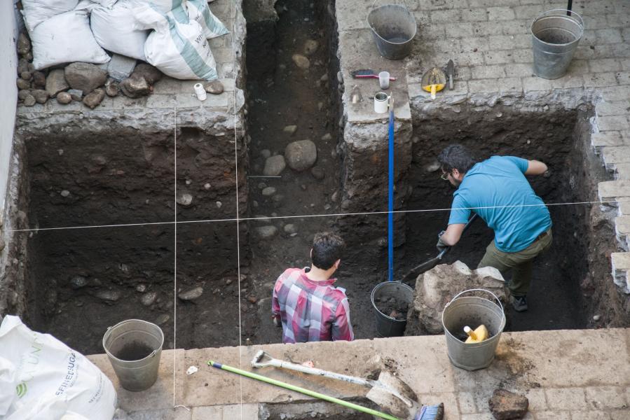 Excavación equipo Rubén Stehberg MNHN