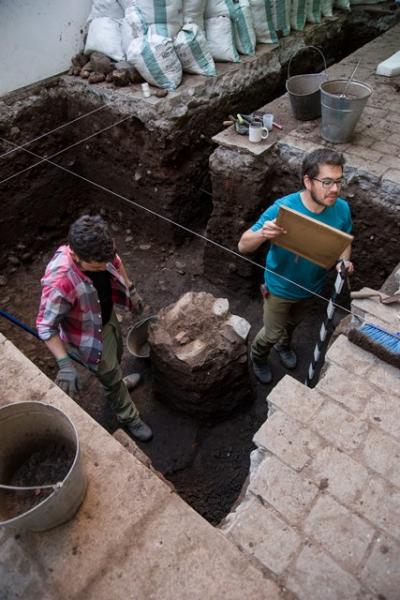 Excavación equipo Rubén Stehberg MNHN