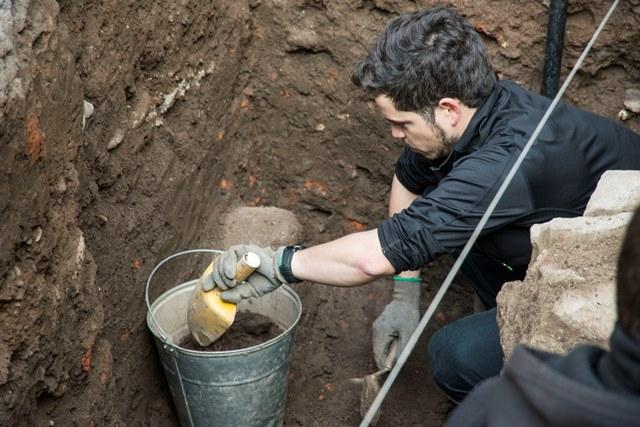 Excavación equipo Rubén Stehberg MNHN
