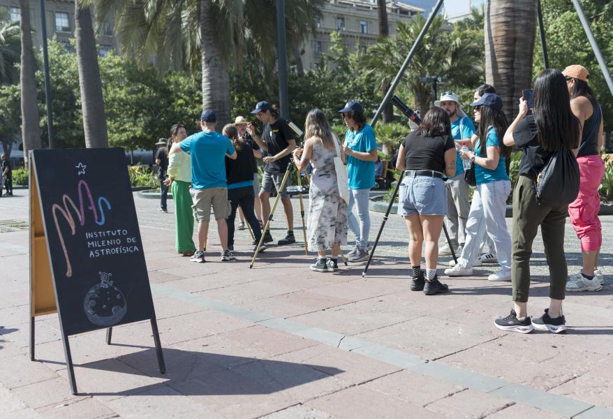 Observación solar con Telescopio en Plaza de Armas