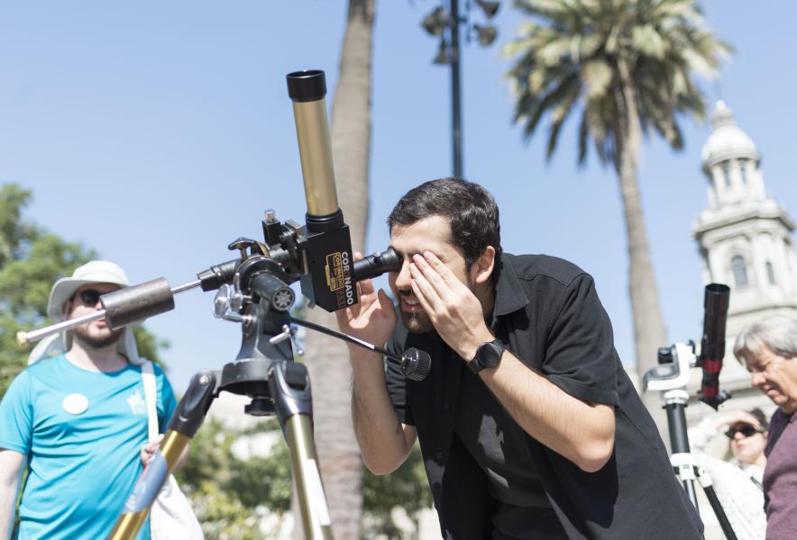 Observación solar con Telescopio en Plaza de Armas
