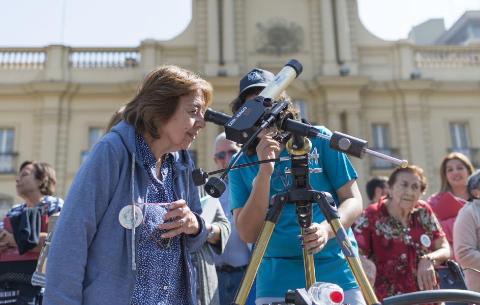 Observación solar con Telescopio en Plaza de Armas