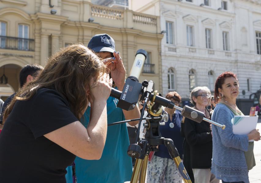 Observación solar con Telescopio en Plaza de Armas