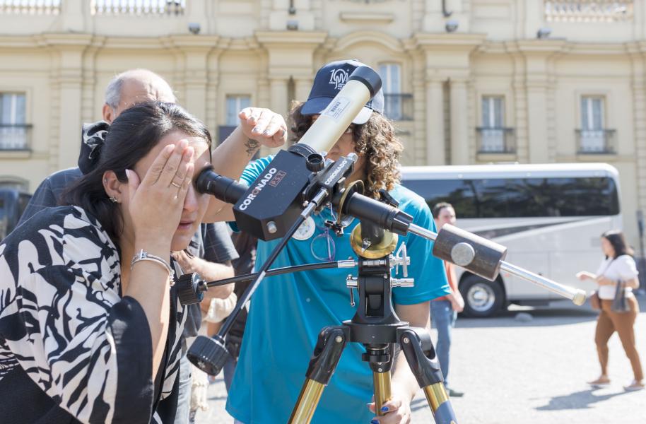 Observación solar con Telescopio en Plaza de Armas