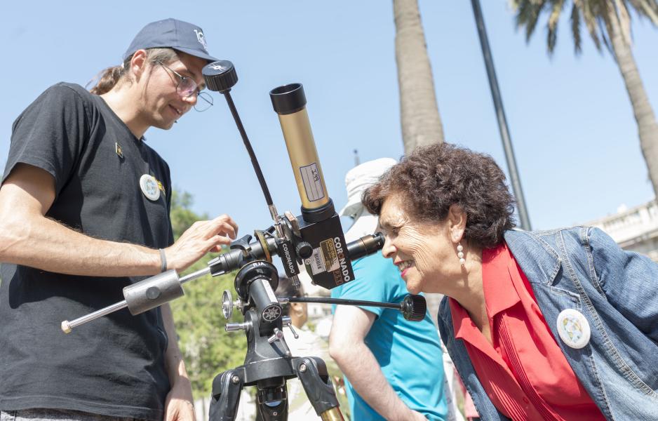 Observación solar con Telescopio en Plaza de Armas