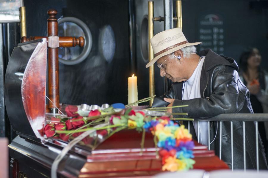 Velatorio del cantante Tommy Rey